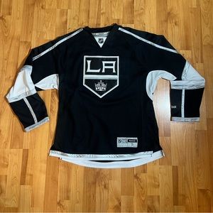 Los Angeles kings jersey size small